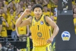 可圈可点！39号秀卡伊尔13中6拿到19分4助3断 三分7中3
